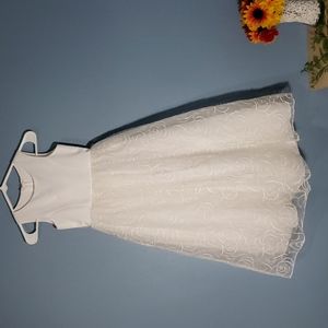 White David's Bridal girls dress Sz 7